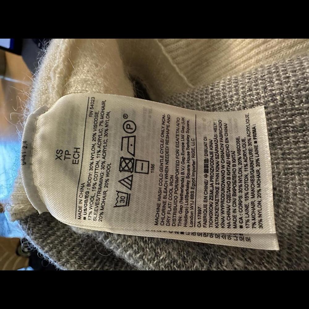 Banana Republic camo cardigan - Picture 3 of 3